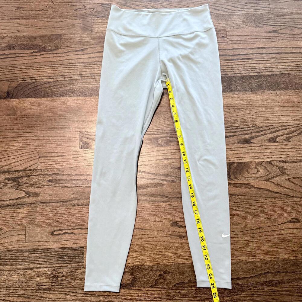 NWOT Nike Women's DRI-FIT Mid Rise Light Mint Green Leggings SZ Medium - Picture 6 of 6